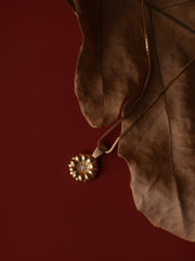 Elsa Daisy Diamond Necklace - CAMELLIA Yellow Gold