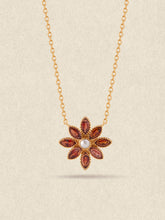 Cámellia Garnet Pearl Necklace