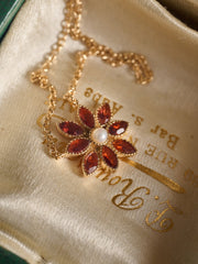 Cámellia Mother of Pearl Necklaces - CAMELLIA Amethyst 18"