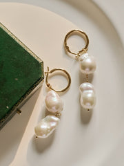 Elysia Pearl Earrings - CAMELLIA