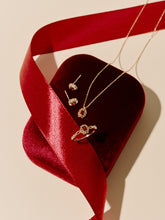Regal Rosette Garnet Jewelry Set