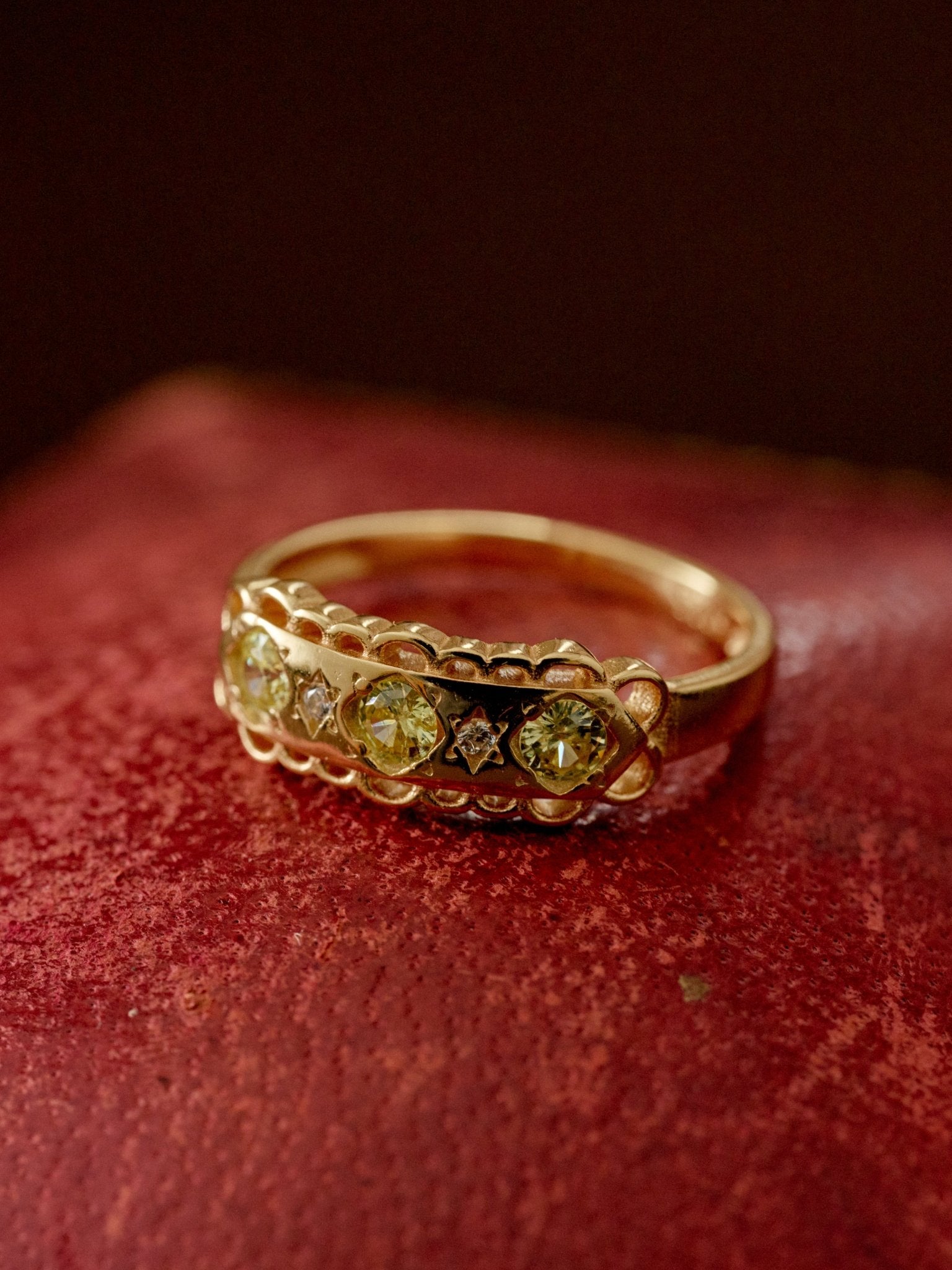 Peridot Lierre Ring - CAMELLIA 6