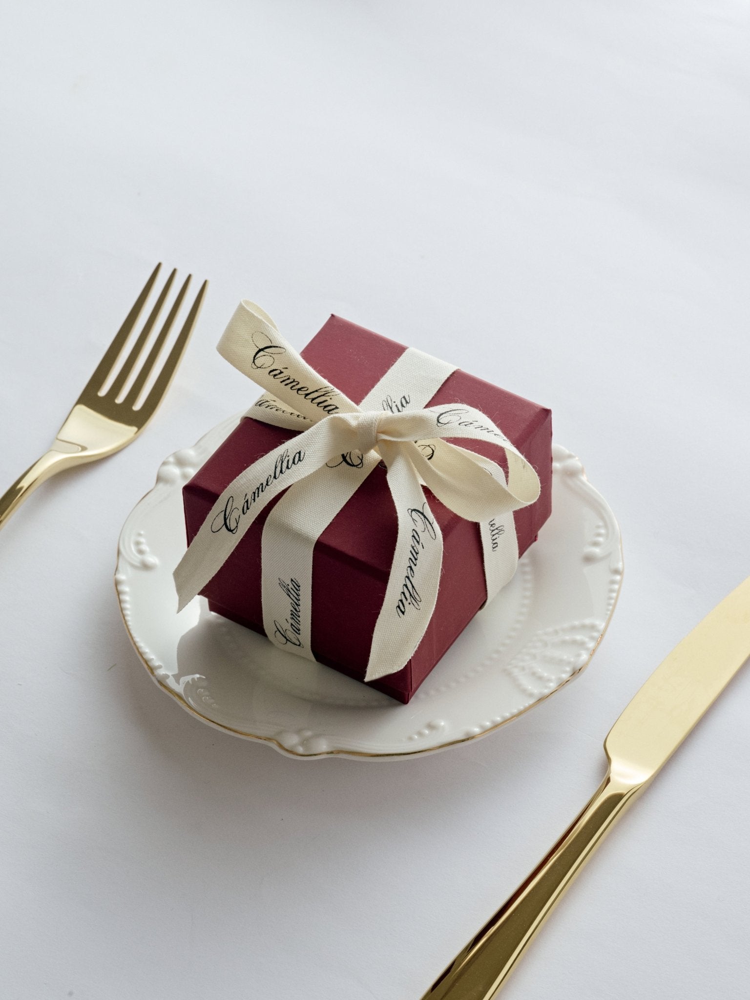 Regal Rosette Garnet Jewelry Set