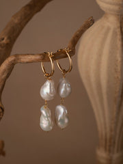 Elysia Pearl Earrings - CAMELLIA
