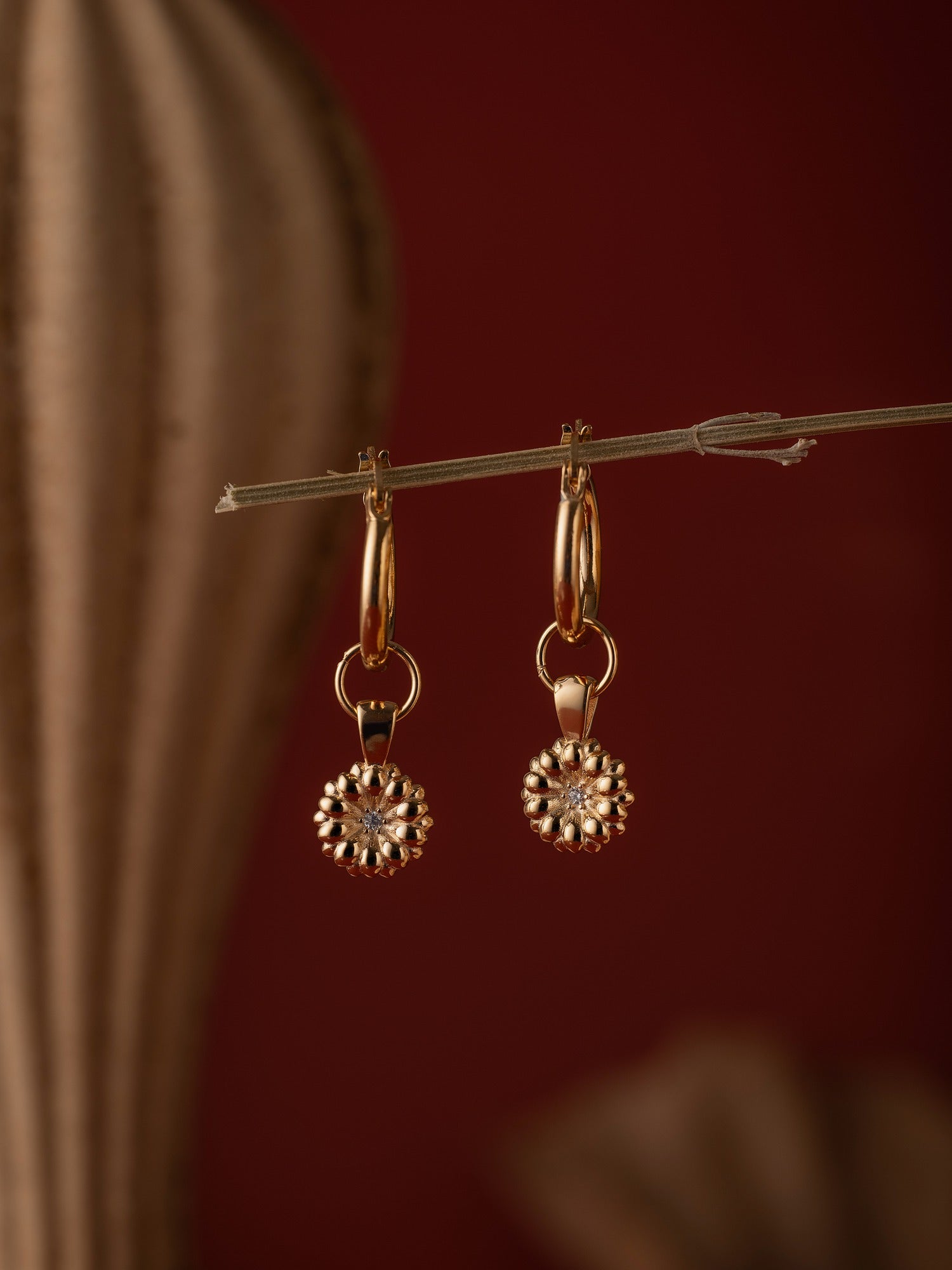 Elsa Daisy Diamond Earrings - CAMELLIA Gold