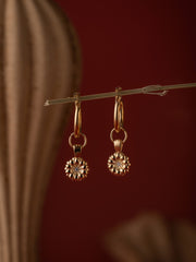Elsa Daisy Diamond Earrings - CAMELLIA Gold