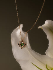 New York Emerald Pentagram Necklace - CAMELLIA 18"
