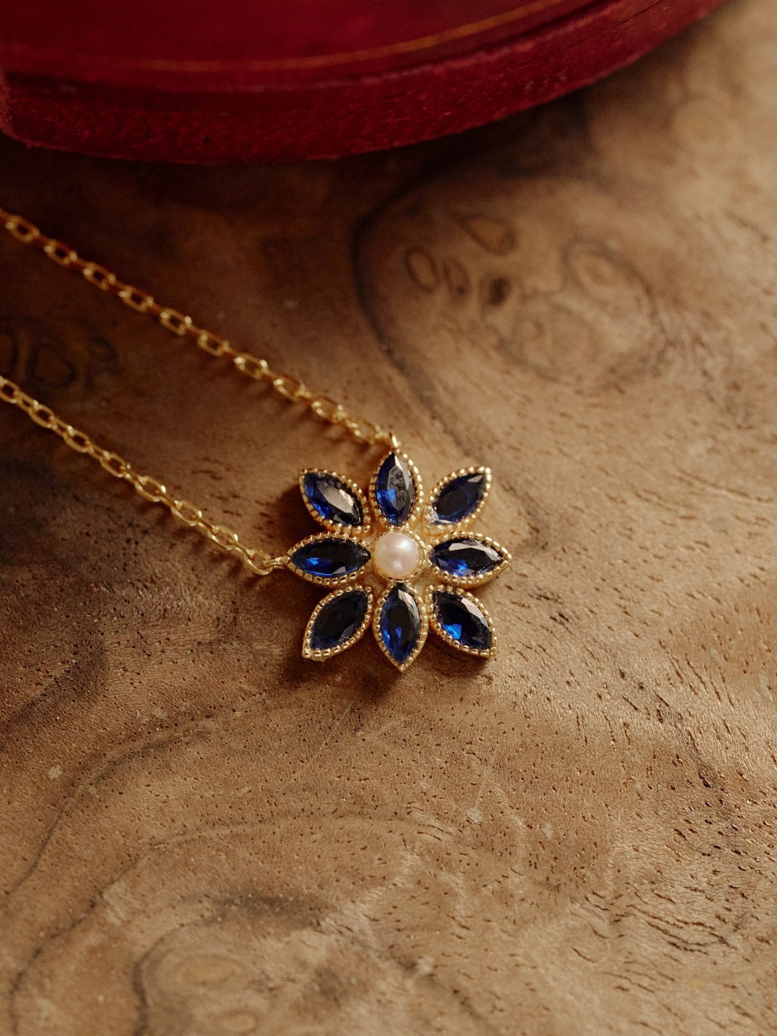 Cámellia Sapphire Pearl Necklace - CAMELLIA 18" Yellow Gold