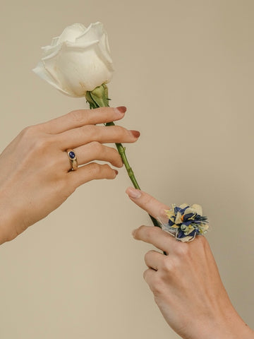 Klein Blue Flower Ring