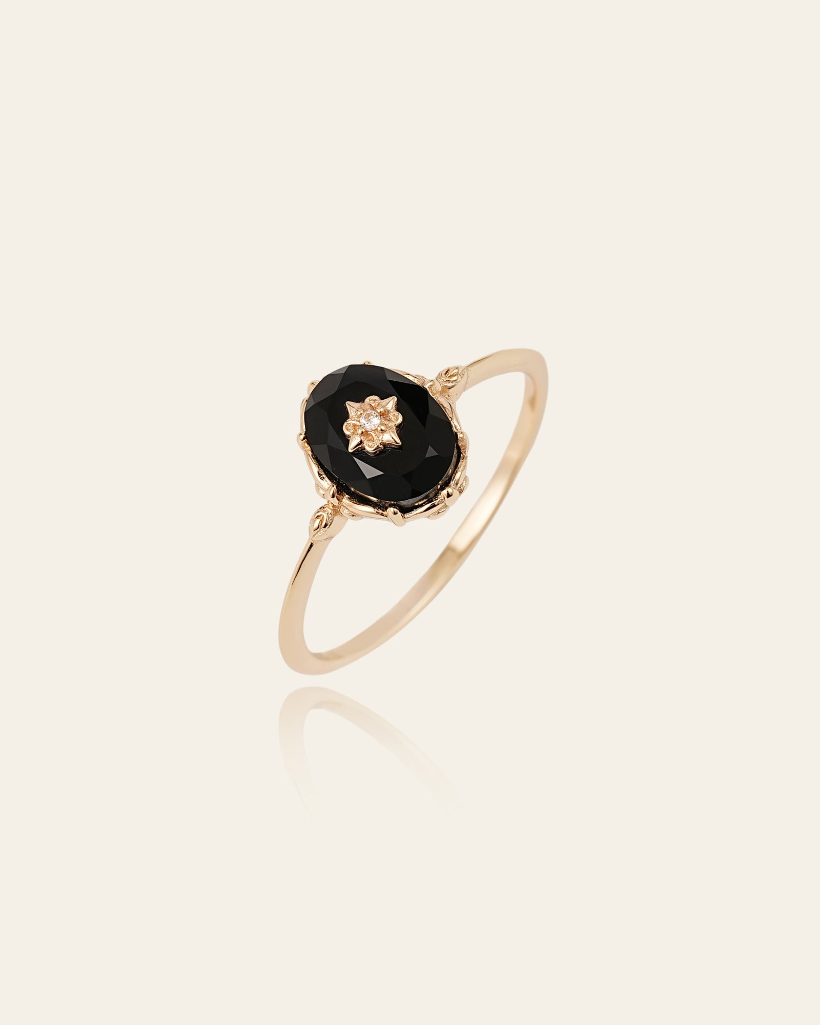 Noir Stella Onyx Ring - CAMELLIA 6