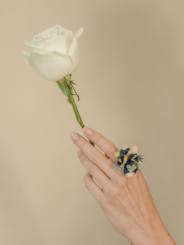 Klein Blue Flower Ring