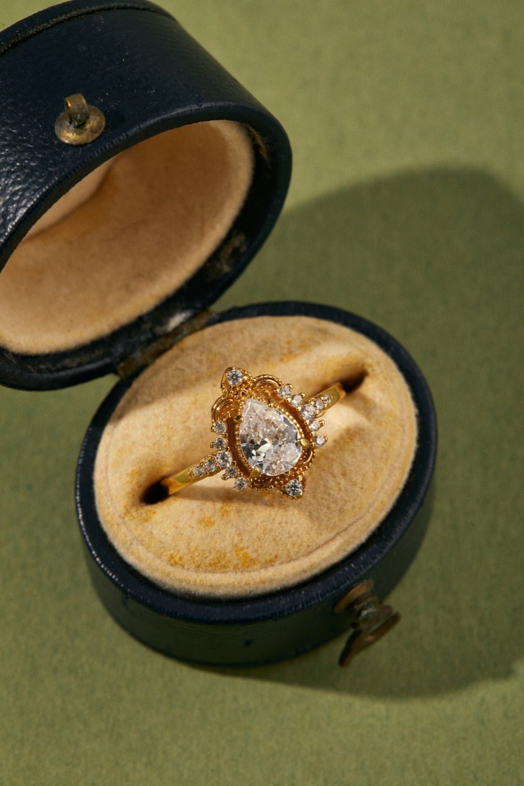 Aurélie Diamond Drop Ring - CAMELLIA 5