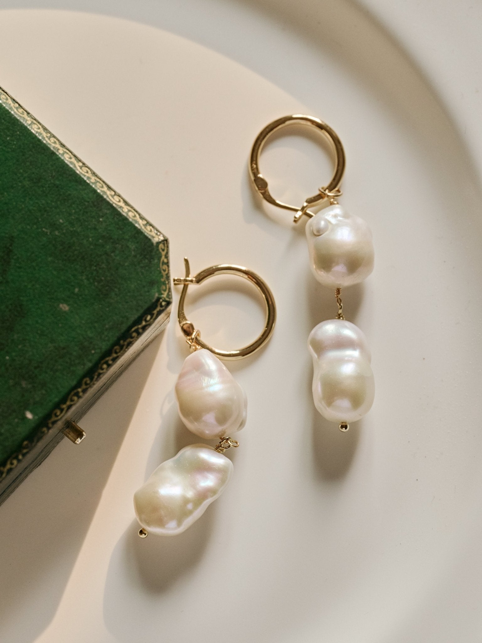Elysia Pearl Earrings - CAMELLIA