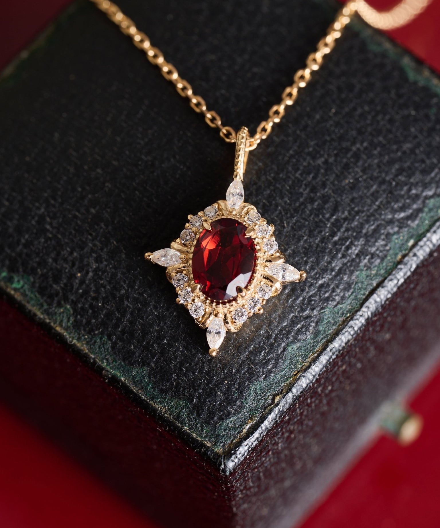 Claire Garnet Diamond Jewelry Set - CAMELLIA 5