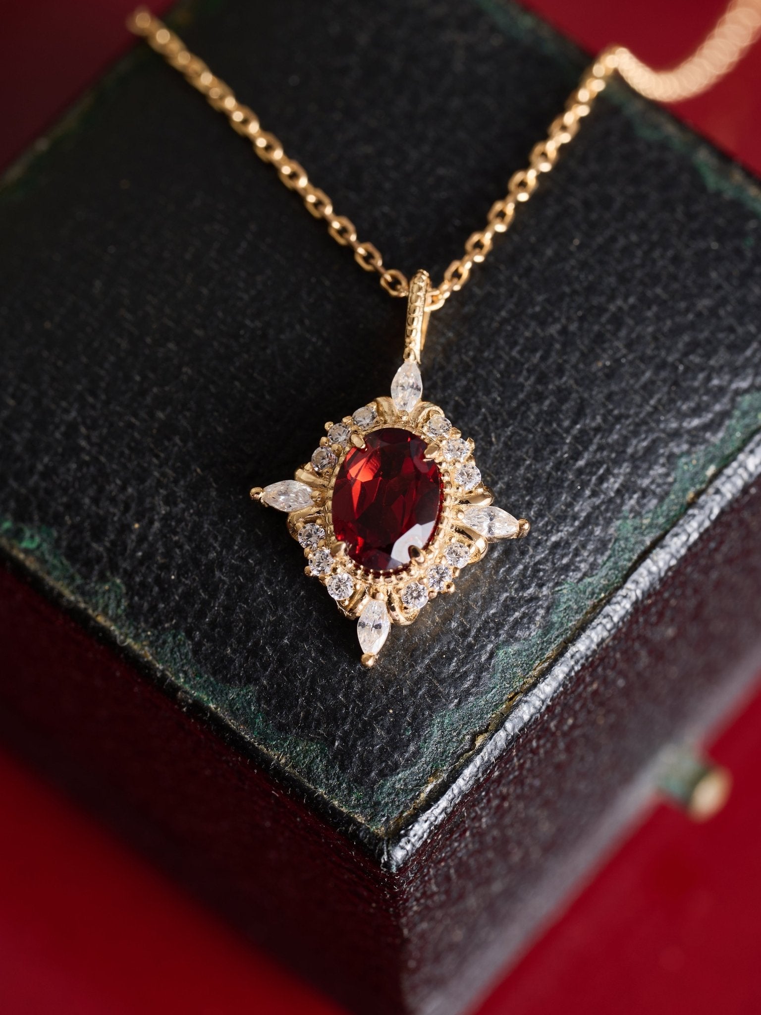 Claire Garnet Diamond Jewelry Set - CAMELLIA 5