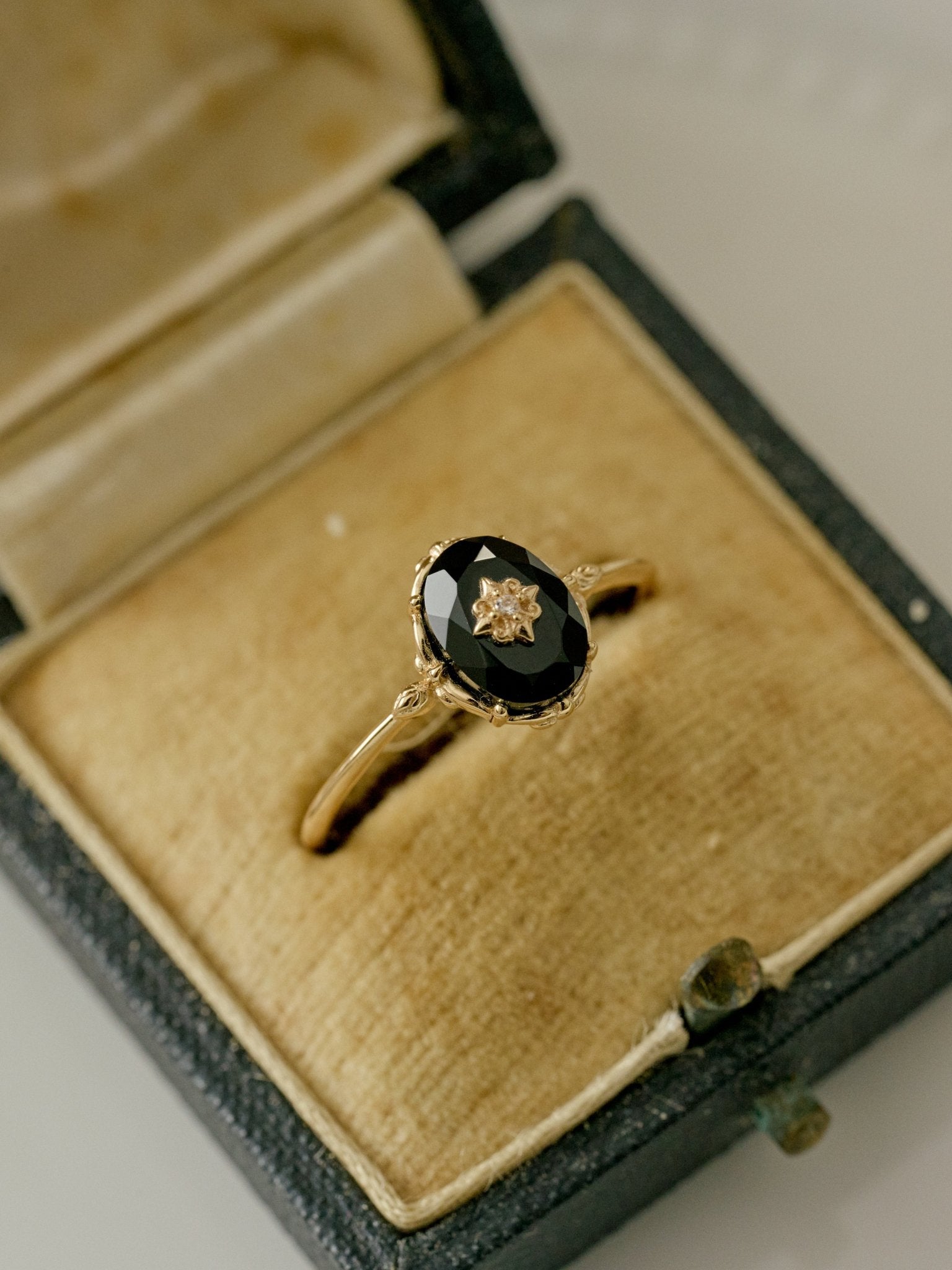 Noir Stella Onyx Ring - CAMELLIA 6