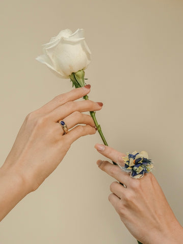 Klein Blue Flower Ring