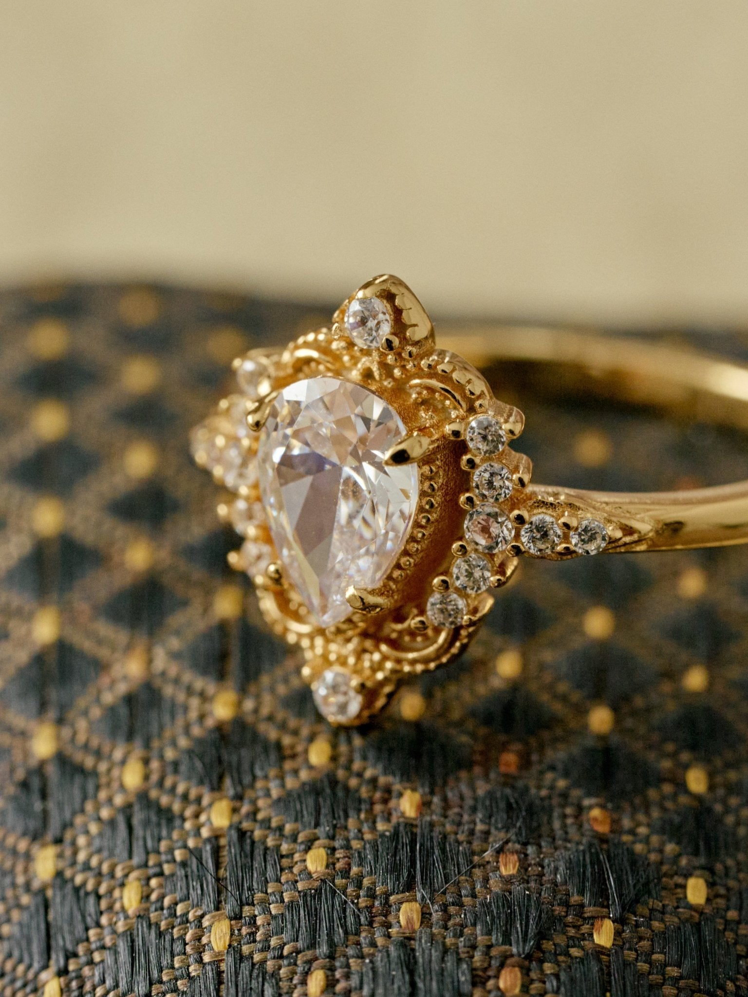 Aurélie Diamond Drop Ring - CAMELLIA 5