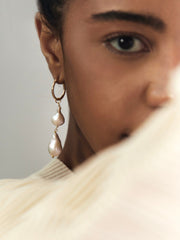 Elysia Pearl Earrings - CAMELLIA