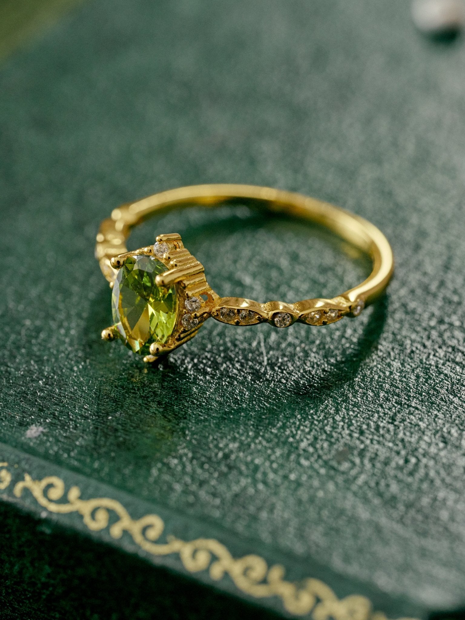 Verdure Peridot Ring - CAMELLIA 6