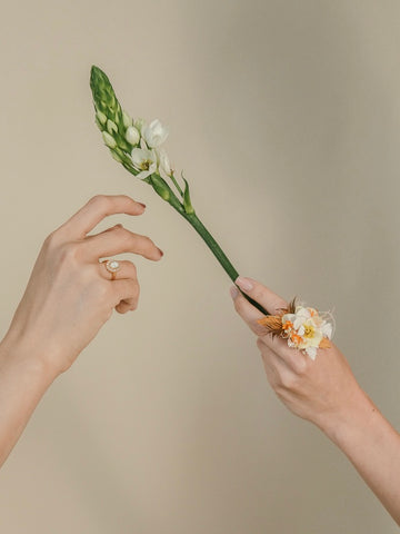 Sienna Orange White Flower Ring