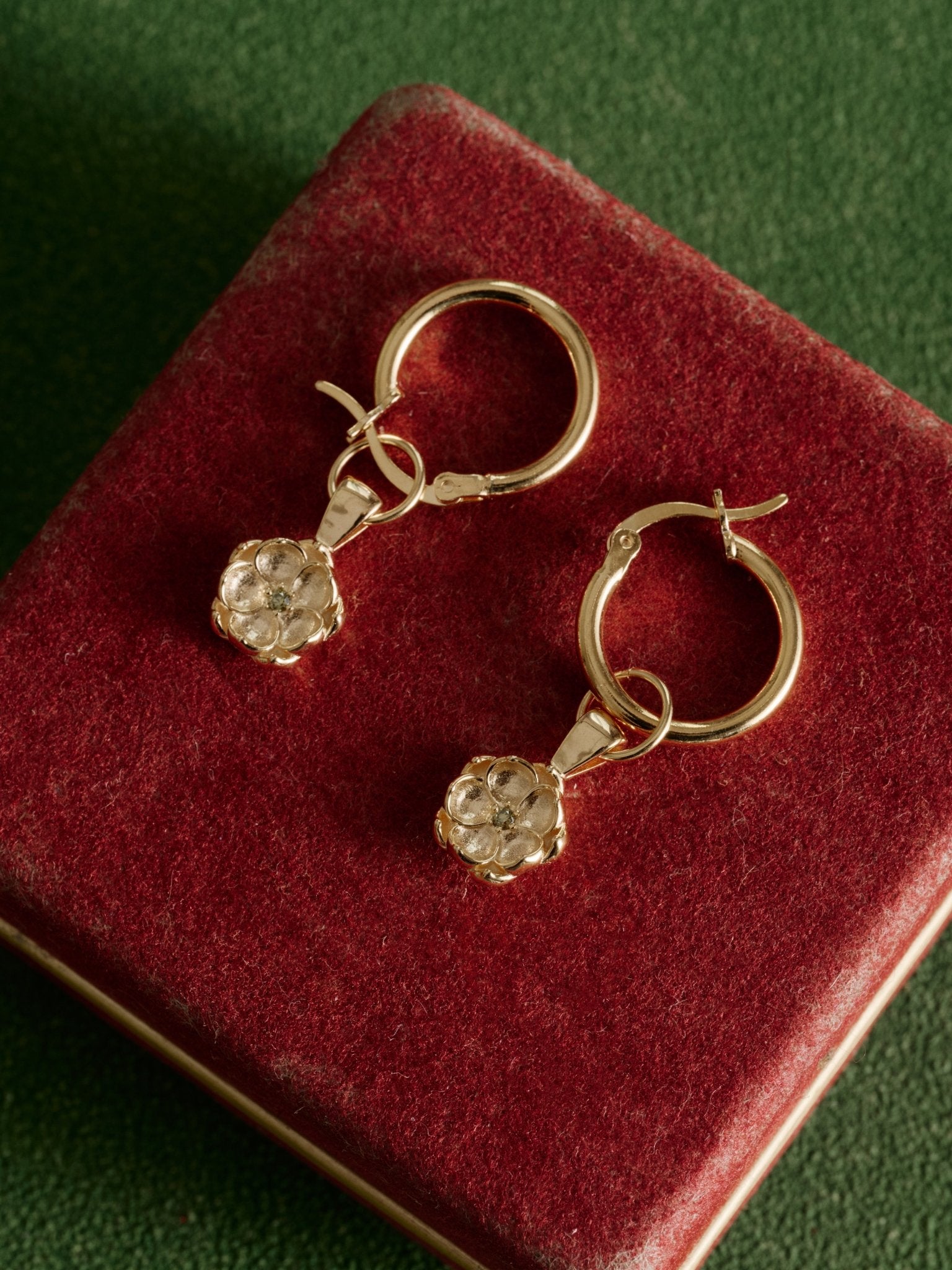 Elsa Poppy Peridot Earrings - CAMELLIA White Gold