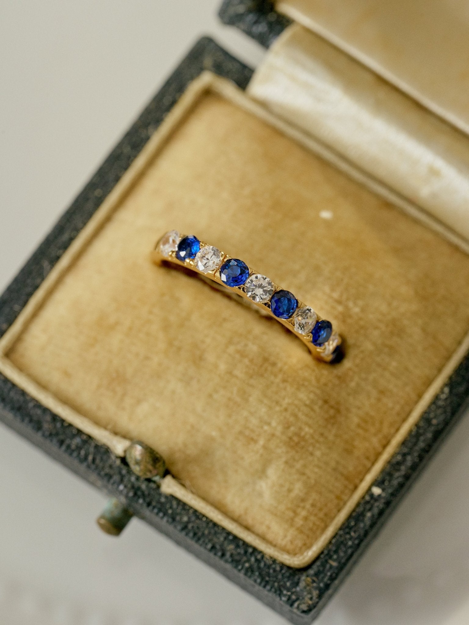 Sapphire Rhythm Ring - CAMELLIA