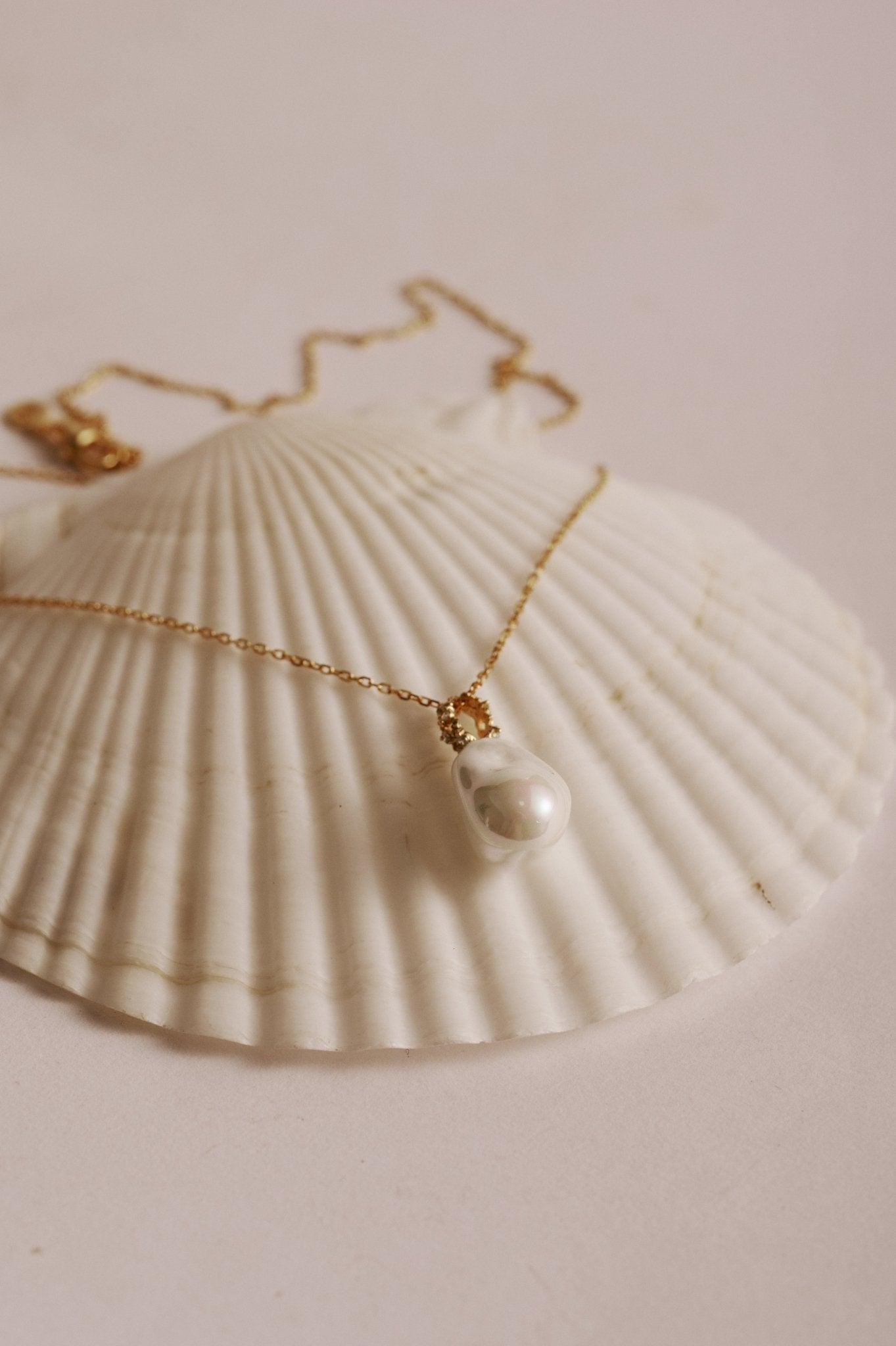 Alyssa Barquoe Pearl Necklace - CAMELLIA