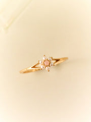 Petite Fleur Ring