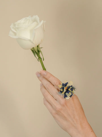 Klein Blue Flower Ring