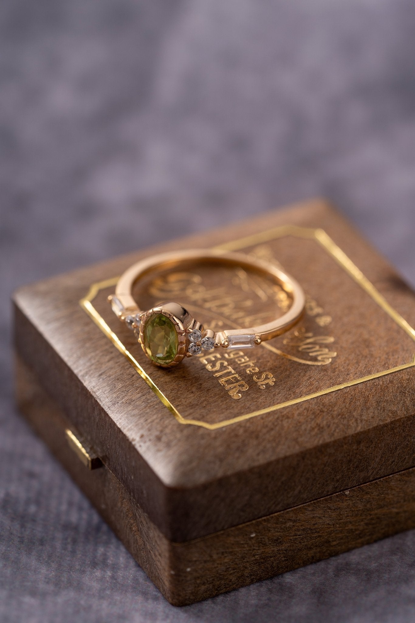 Verdantia Peridot Ring - CAMELLIA US 5