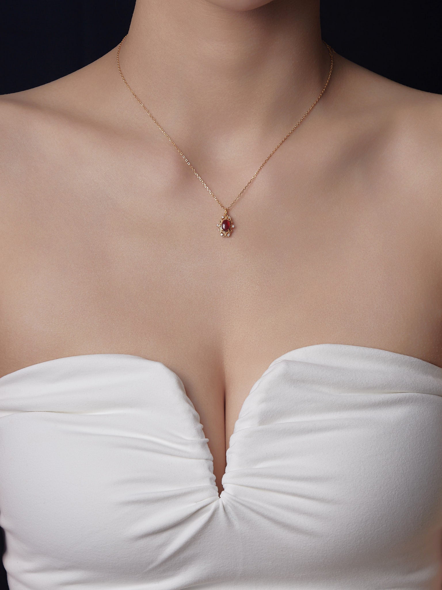Vivien Garnet Necklace - CAMELLIA Silver