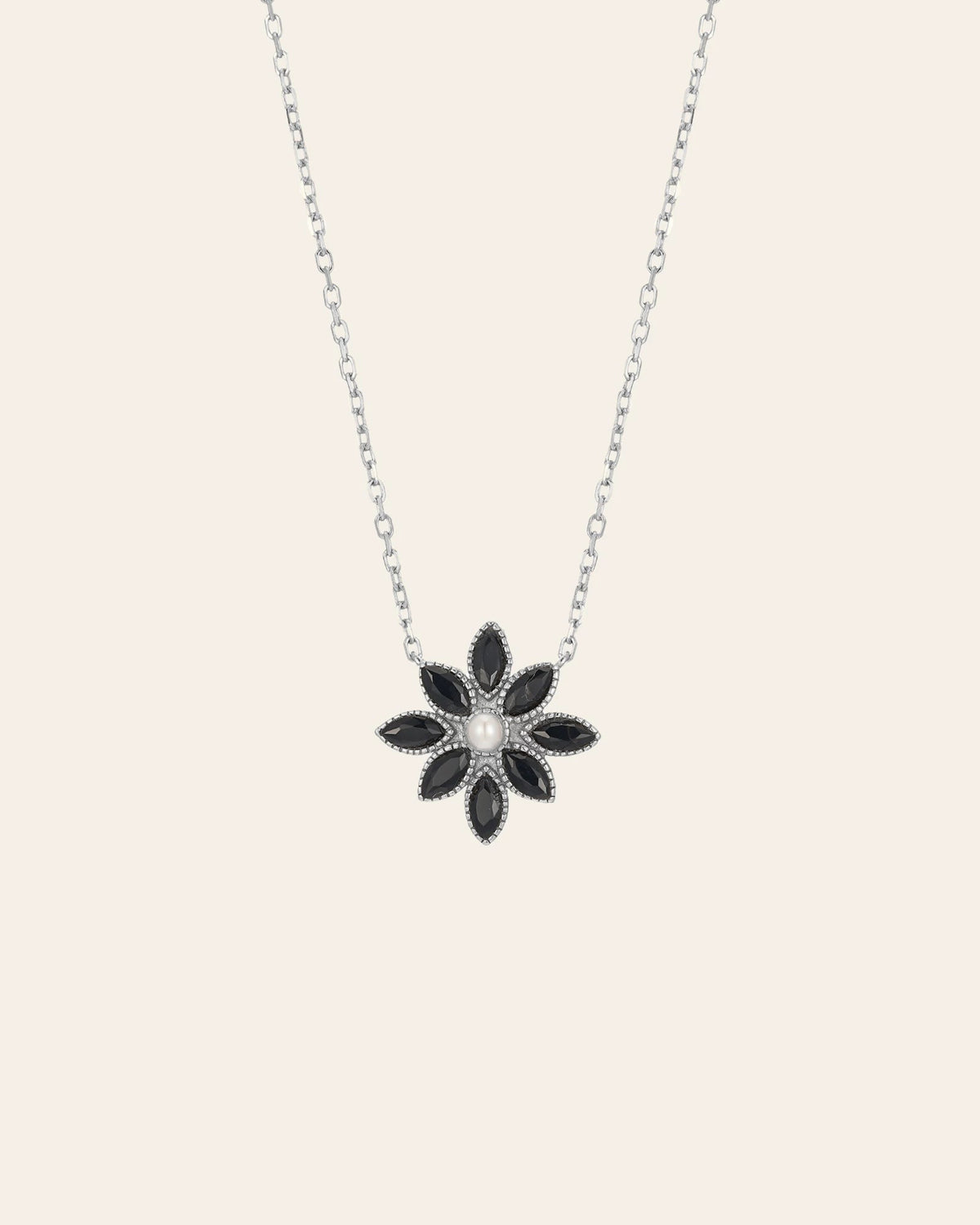 Cámellia Black Onyx Pearl Necklace