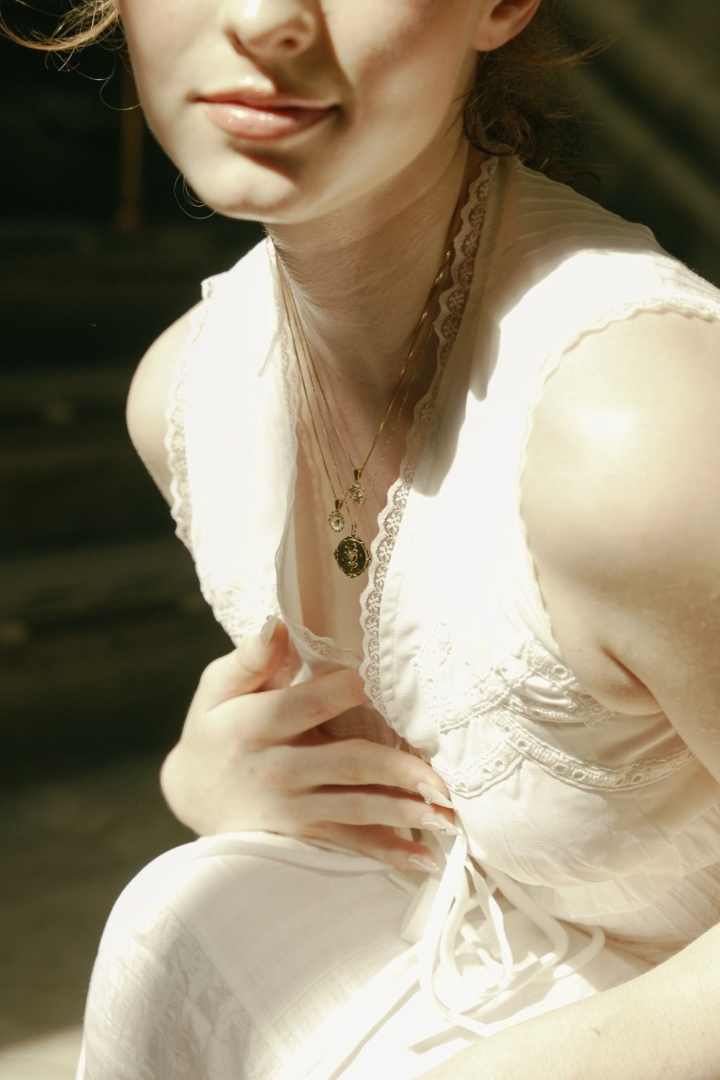 Elsa Peony Sapphire Necklace - CAMELLIA White Gold