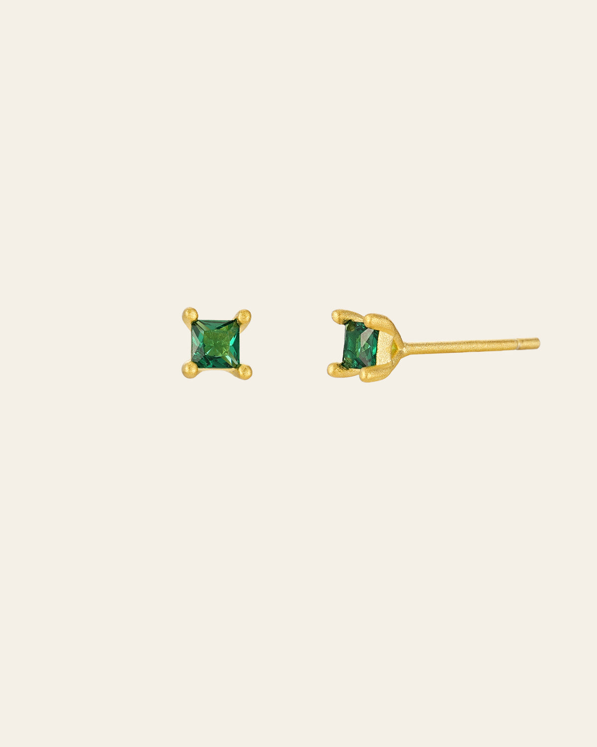 Mini emerald stud earrings in gold-plated sterling silver, elegant design